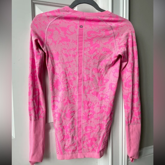 Vintage Lululemon Swiftly Tech!! So cute and comfy - Picture 2 of 4